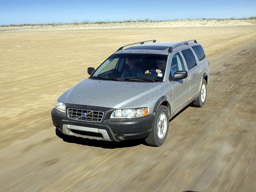  Volvo XC70 2005 года  (US) (фото 5 из 30)
